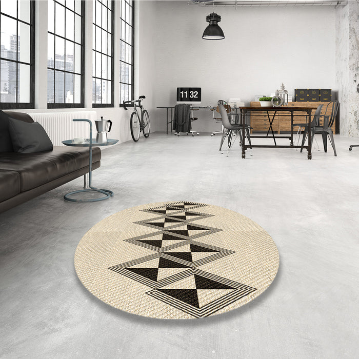 Round Patterned Moccasin Beige Rug in a Office, pat202brn