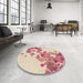 Round Patterned Vanilla Gold Rug in a Office, pat2022brn