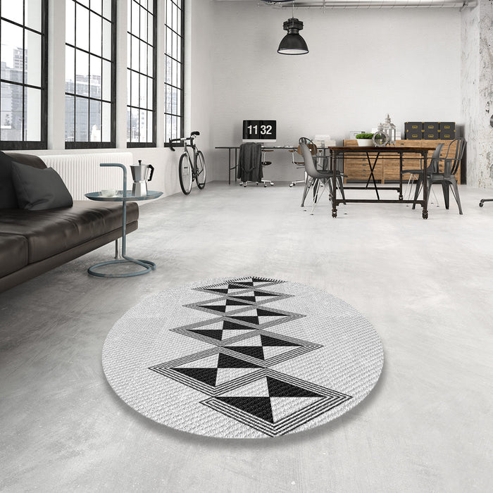 Round Patterned Off-White Novelty Rug in a Office, pat202