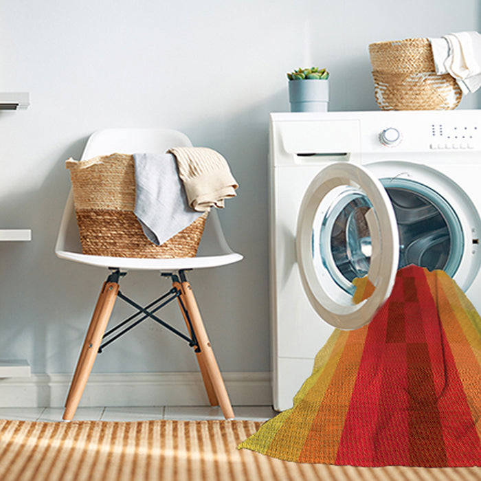 Machine Washable Transitional Neon Red Rug in a Washing Machine, wshpat2030yw