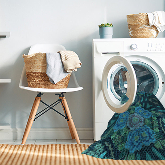 Machine Washable Transitional Deep-Sea Blue Rug in a Washing Machine, wshpat2041lblu