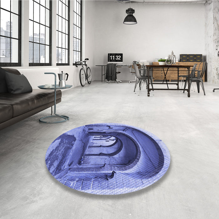 Round Patterned Sky Blue Rug in a Office, pat2043blu