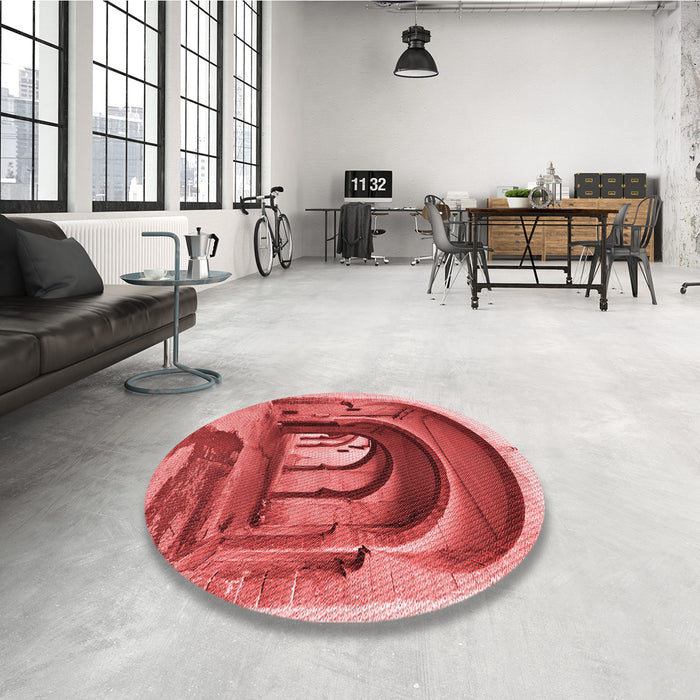 Round Patterned Red Rug in a Office, pat2043rd