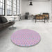 Round Patterned Platinum Gray Novelty Rug in a Office, pat204