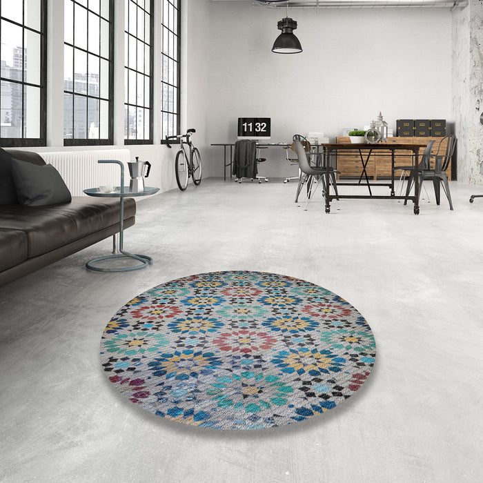 Round Machine Washable Transitional Black Rug in a Office, wshpat2065