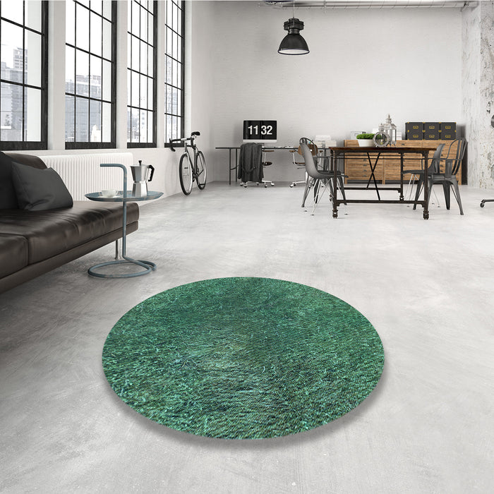 Round Patterned Medium Forest Green Rug in a Office, pat2088lblu