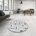 Round Patterned Platinum Gray Rug in a Office, pat2102gry