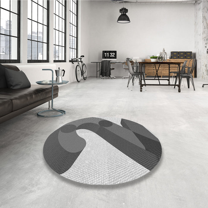 Round Patterned Silver Gray Rug in a Office, pat2113gry