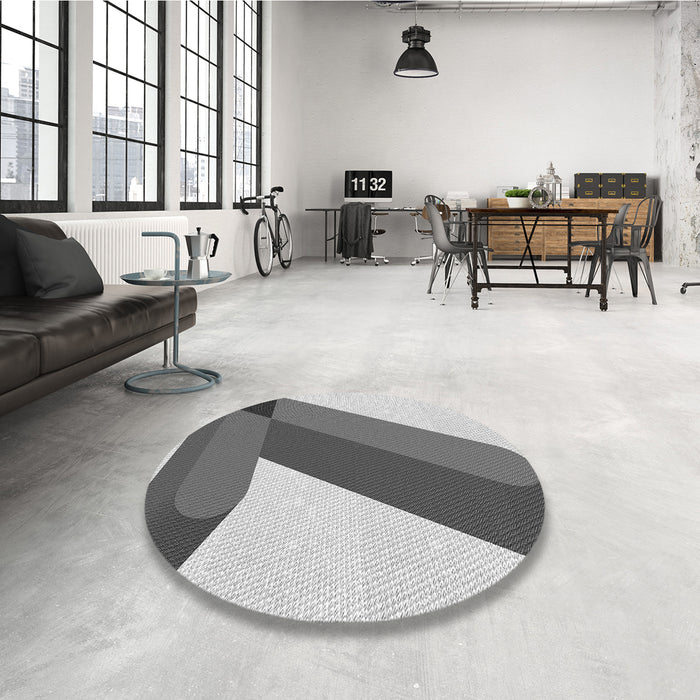 Round Patterned Platinum Silver Gray Rug in a Office, pat2118gry