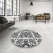 Round Patterned Black Rug in a Office, pat2145gry