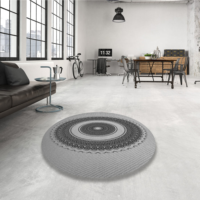 Round Patterned Gray Rug in a Office, pat2147gry