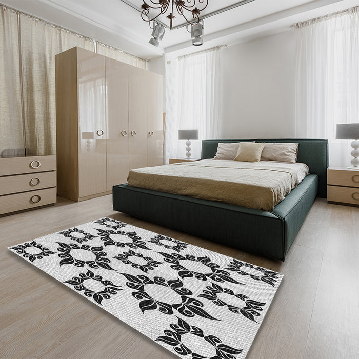 Patterned Platinum Gray Rug in a Bedroom, pat215gry