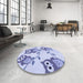 Round Patterned Blue Rug in a Office, pat2151blu