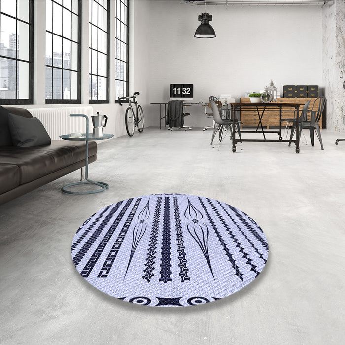 Round Patterned Blue Rug in a Office, pat2153blu