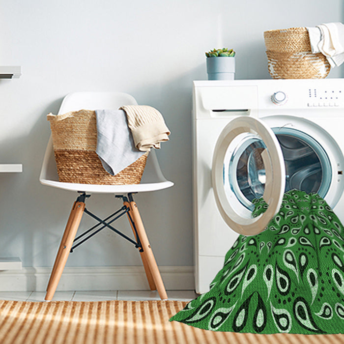 Machine Washable Transitional Deep Emerald Green Rug in a Washing Machine, wshpat2154grn