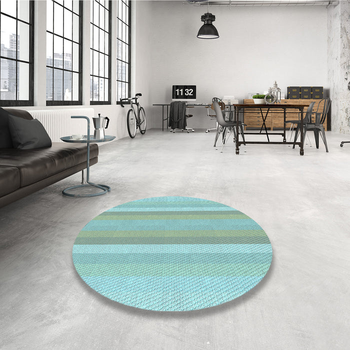 Round Patterned Blue Rug in a Office, pat2155lblu