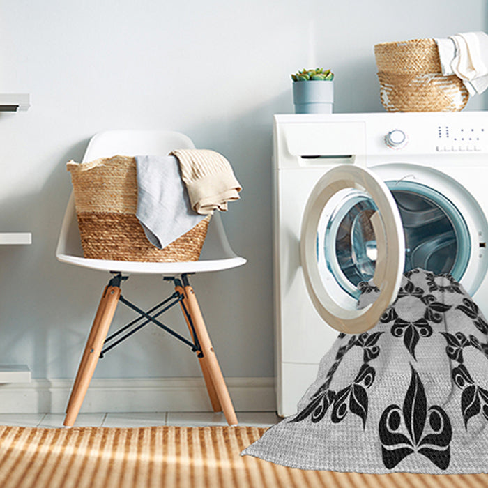 Machine Washable Transitional Carbon Gray Rug in a Washing Machine, wshpat216gry