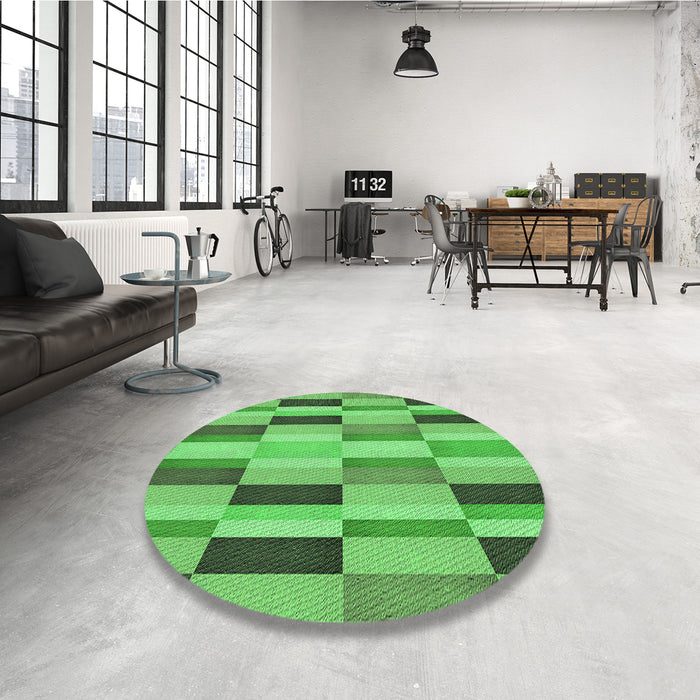 Round Patterned Forest Green Rug in a Office, pat2162grn