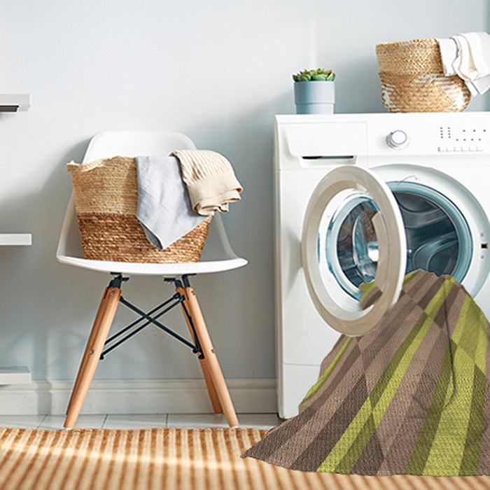Machine Washable Transitional Brown Rug in a Washing Machine, wshpat2164brn