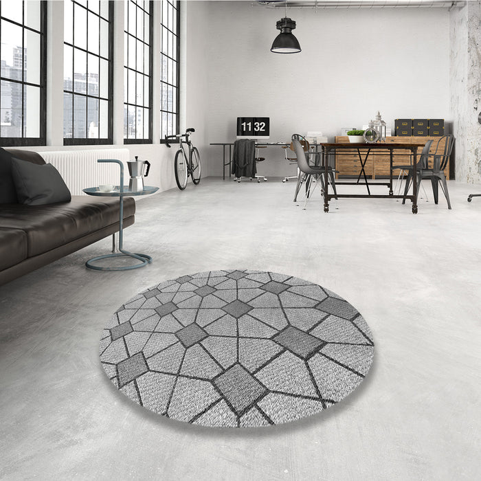 Round Patterned Smokey Gray Rug in a Office, pat2200gry