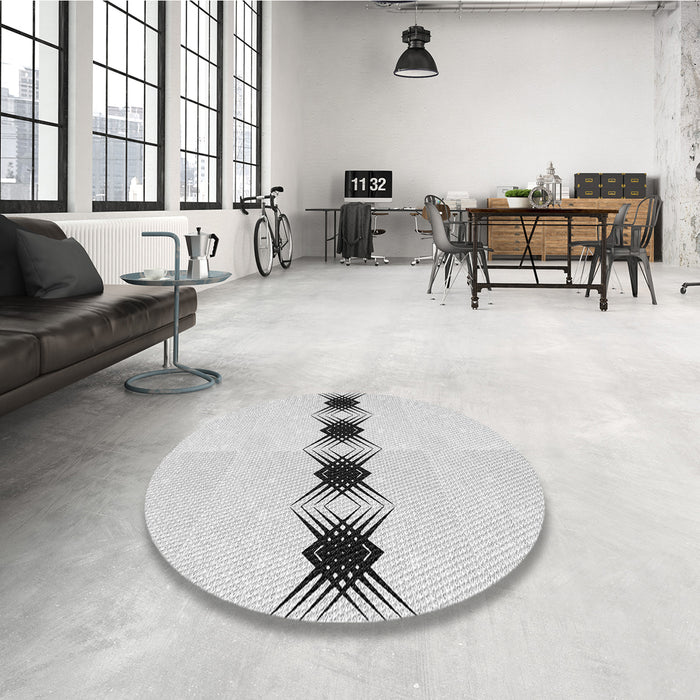 Round Patterned Platinum Gray Rug in a Office, pat2212gry