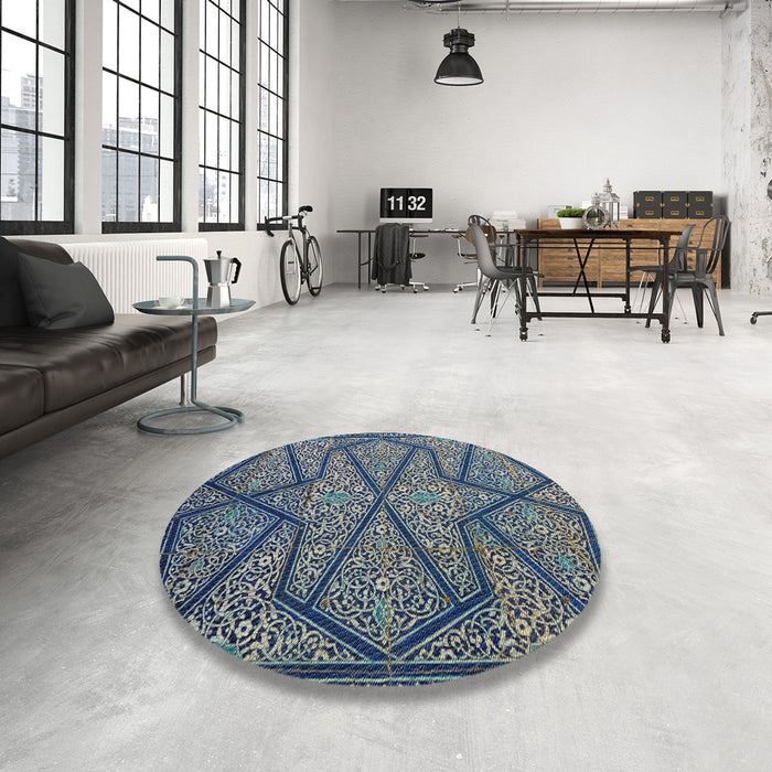 Round Patterned Dark Gray Novelty Rug in a Office, pat2216