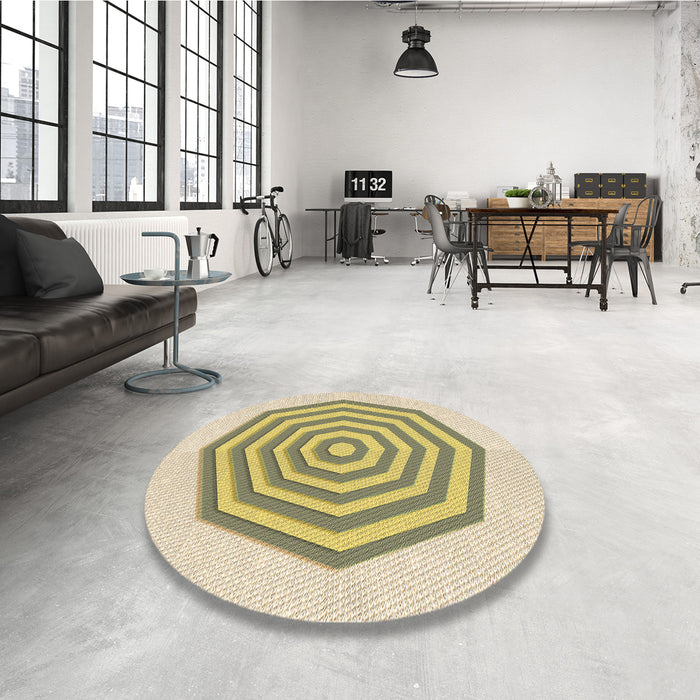 Round Patterned Sun Yellow Rug in a Office, pat224brn