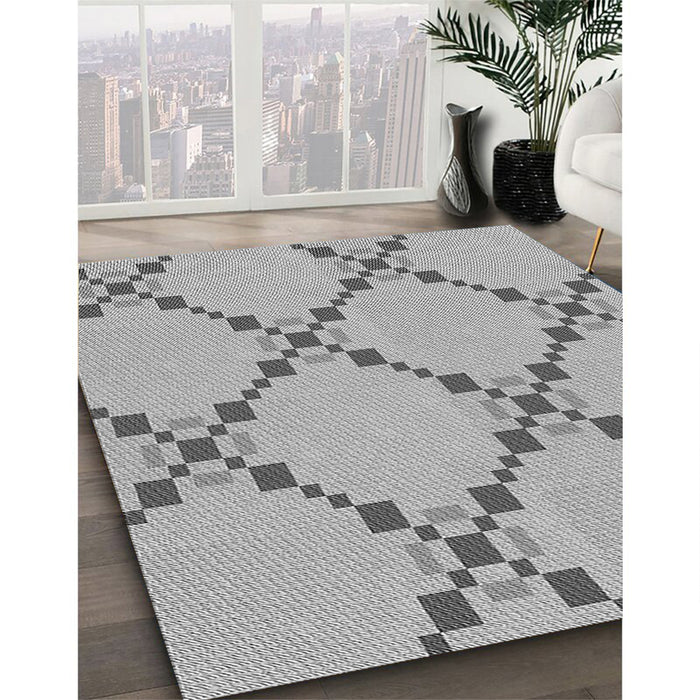 Machine Washable Transitional Gray Rug in a Family Room, wshpat2241gry