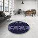 Round Patterned Black Rug in a Office, pat2242blu