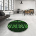 Round Patterned Black Rug in a Office, pat2242grn