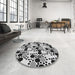 Round Patterned Light Gray Rug in a Office, pat2247gry