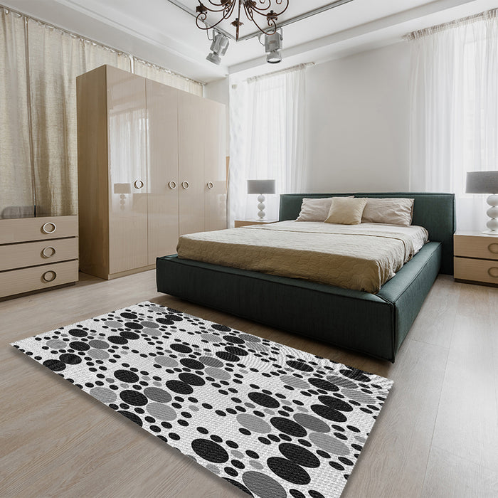 Patterned Light Gray Rug in a Bedroom, pat2247gry