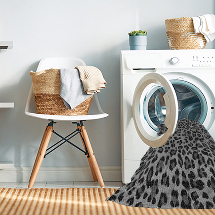 Machine Washable Transitional Gunmetal Gray Rug in a Washing Machine, wshpat2252gry