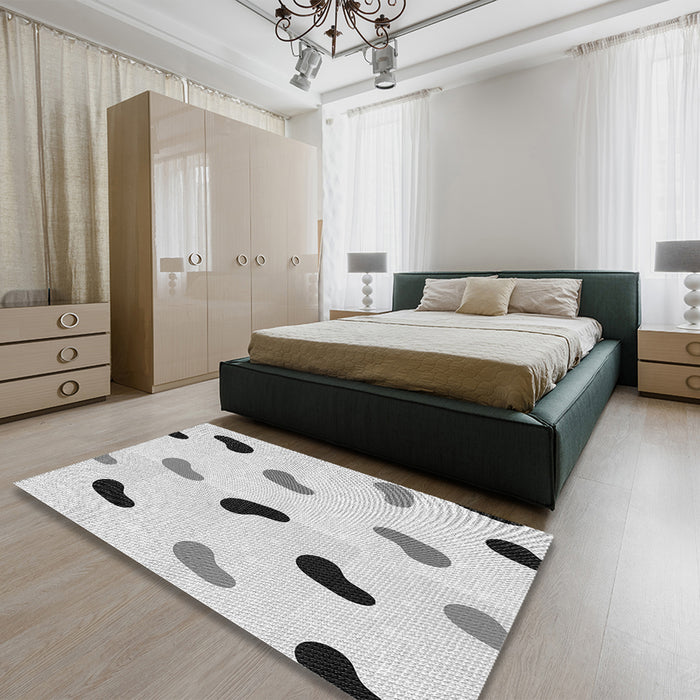 Patterned Platinum Gray Rug in a Bedroom, pat2266gry