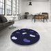 Round Patterned Black Rug in a Office, pat2269blu