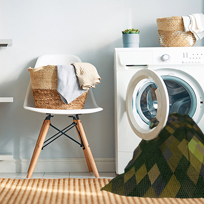 Machine Washable Transitional Midnight Gray Rug in a Washing Machine, wshpat2274grn