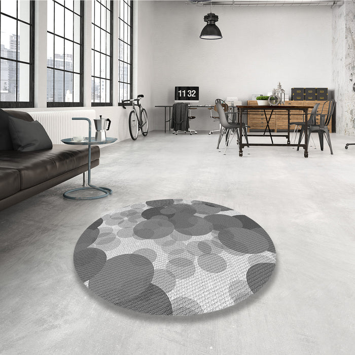 Round Patterned Cloud Gray Rug in a Office, pat2277gry