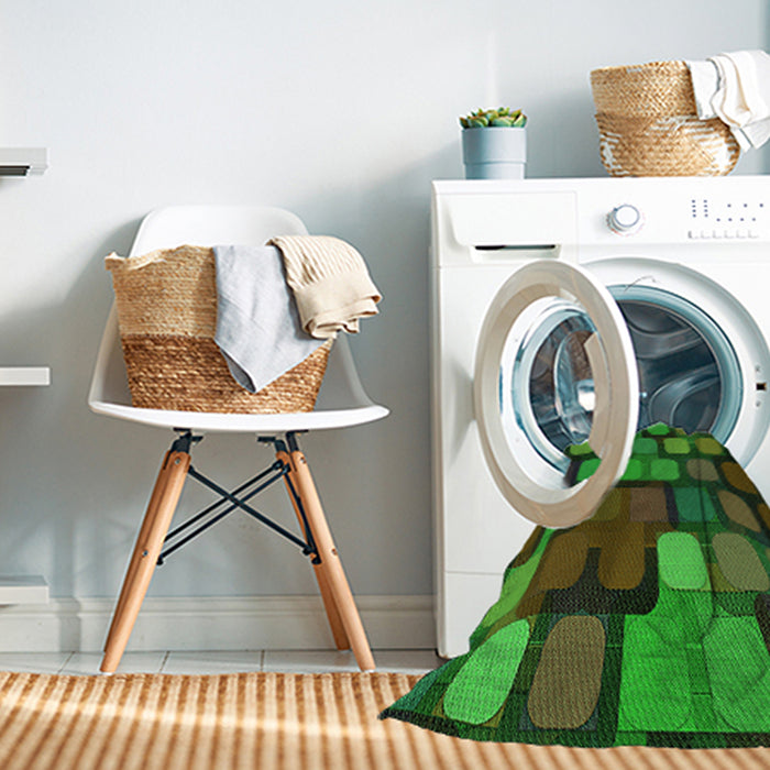 Machine Washable Transitional Dark Forest Green Rug in a Washing Machine, wshpat2279grn