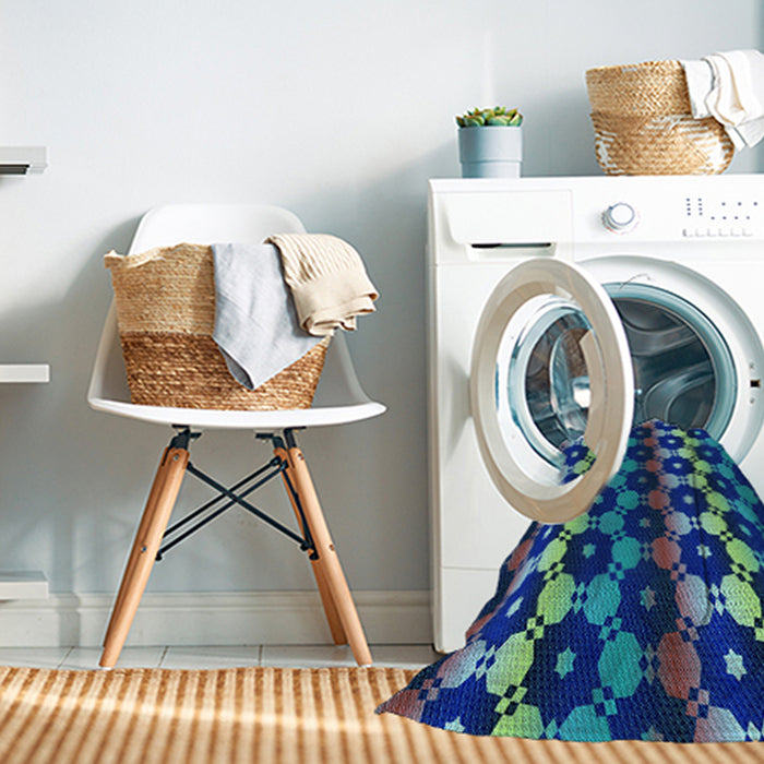 Machine Washable Transitional Cobalt Blue Rug in a Washing Machine, wshpat2280lblu