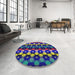 Round Patterned Gunmetal Gray Modern Rug in a Office, pat2280