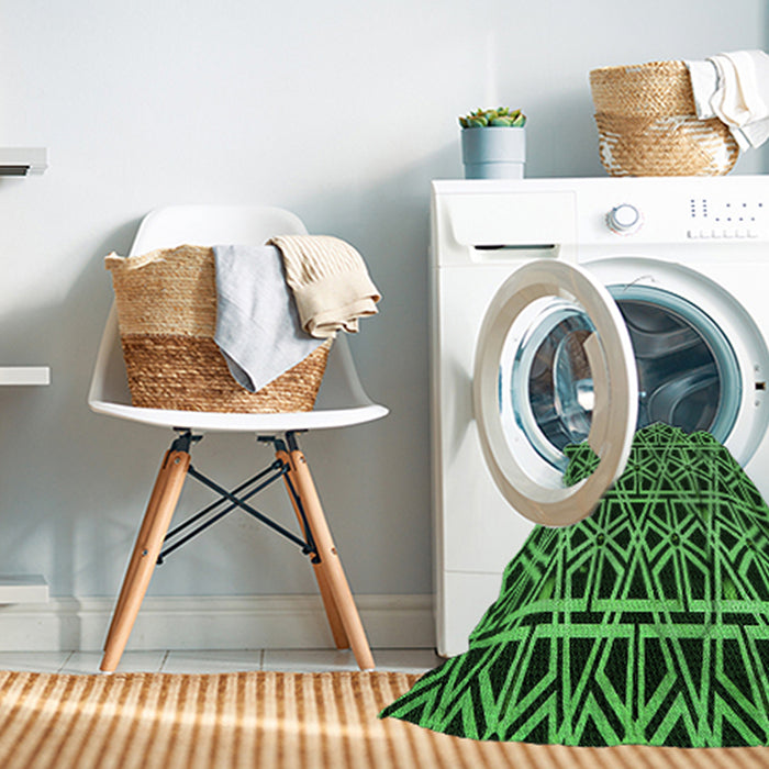 Machine Washable Transitional Dark Forest Green Rug in a Washing Machine, wshpat229grn