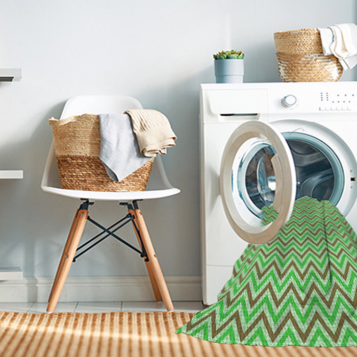 Machine Washable Transitional Green Rug in a Washing Machine, wshpat23grn