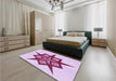 Patterned Magenta Pink Rug in a Bedroom, pat2303pur