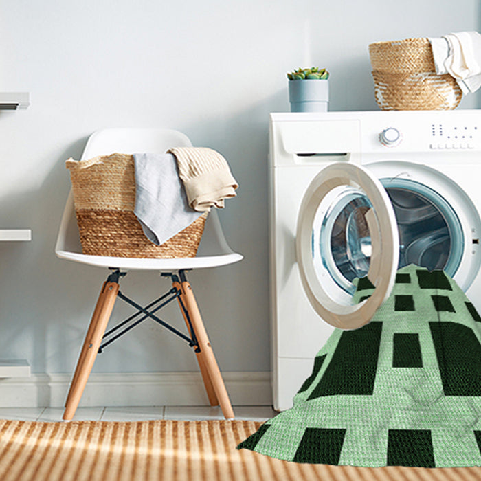 Machine Washable Transitional Dark Forest Green Rug in a Washing Machine, wshpat2305grn