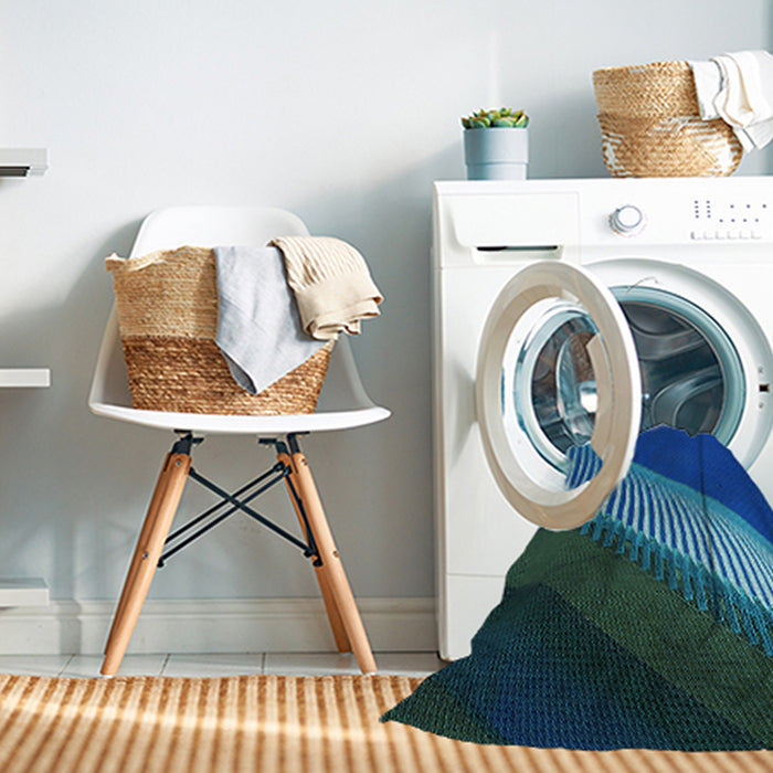 Machine Washable Transitional Blueberry Blue Rug in a Washing Machine, wshpat2306lblu