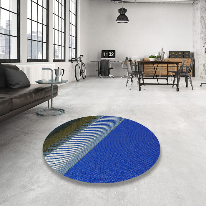 Round Machine Washable Transitional Koi Blue Rug in a Office, wshpat2306