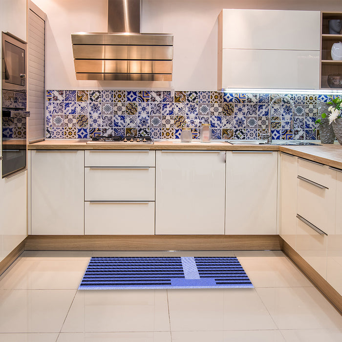 Patterned Sky Blue Rug in a Kitchen, pat2310blu
