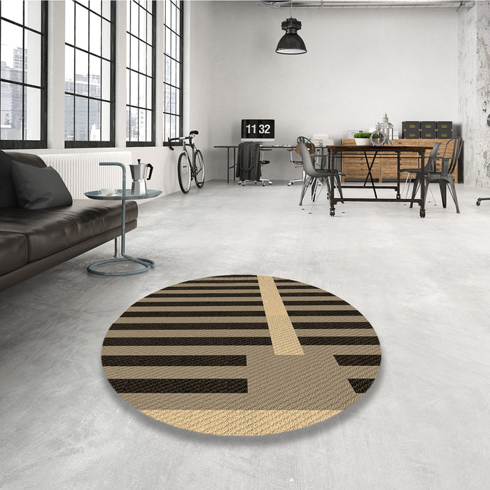Round Patterned Peru Brown Rug in a Office, pat2310brn