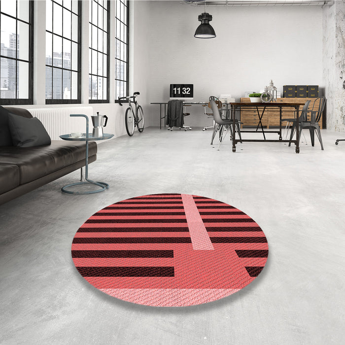 Round Patterned Red Rug in a Office, pat2310rd