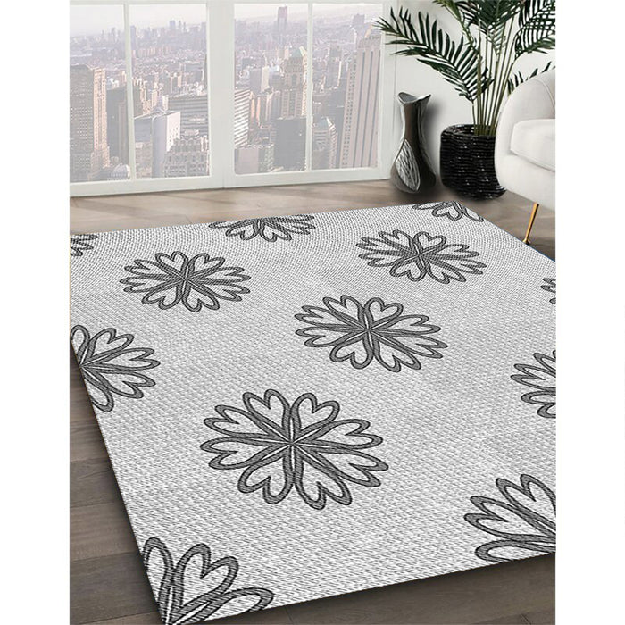 Patterned Platinum Gray Rug in Family Room, pat2313gry